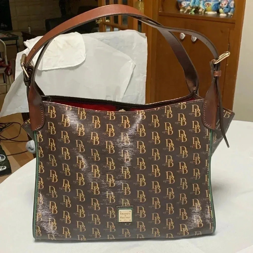 DOONEY & BOURKE Purse, bag. Excellent used Condition.